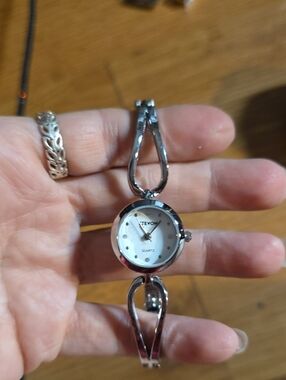 Silver-tone Women's Bracelet Watch - White Dial